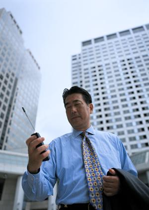 スタイリッシュな男のための最強日傘ガイド:機能性とデザインを両立させたおすすめアイテムとは