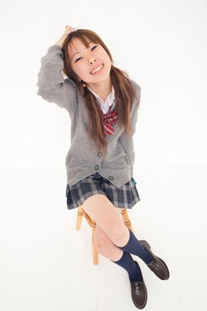 2025年最新版:フードなしパーカーの選び方とおすすめコーデ術